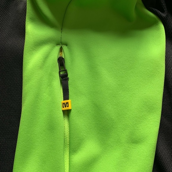 Mavic men’s riding jacket with back and sleeve pockets. Size XL - Picture 7 of 8